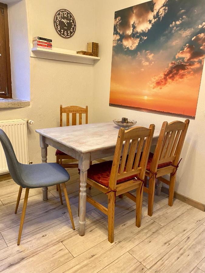 Eifelstein, Apartment Mit Whirlpool Und Ofen Кроненбург Экстерьер фото